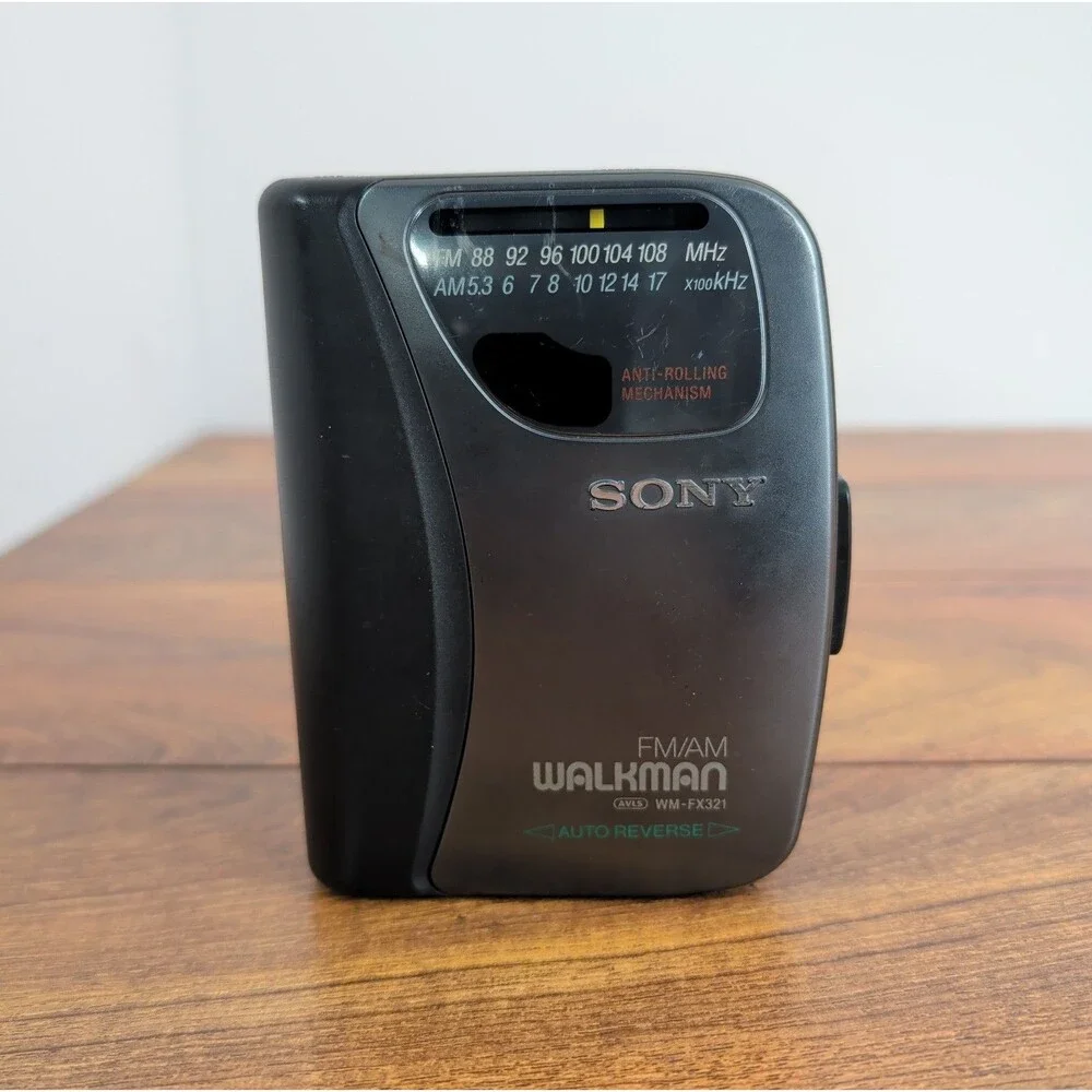Vintage Sony Walkman AM/FM Radio Cassette Player WM-FX321 Works READ w/Belt Clip